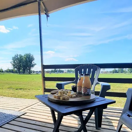 Luxury tent Boerderij Nixhoeve Genderen