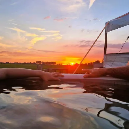 Boerderij Nixhoeve Campismo de Luxo Genderen
