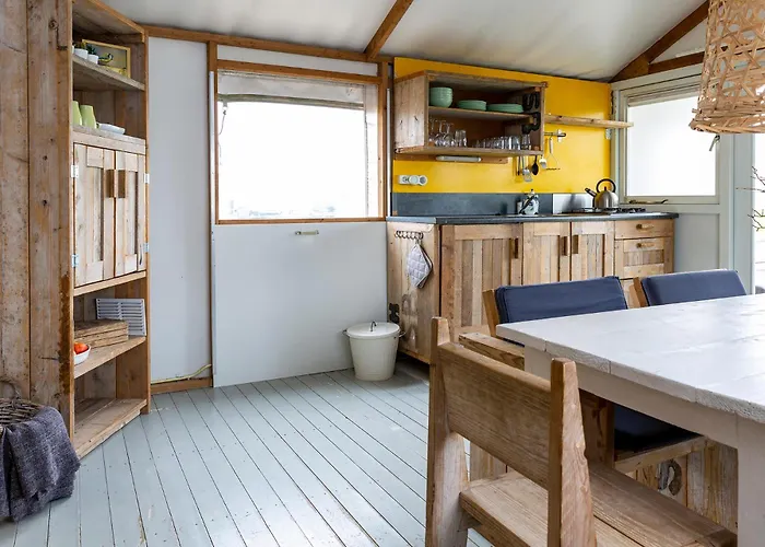 Campismo de Luxo Boerderij Nixhoeve Genderen